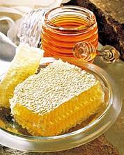 Мед обладает высокими бактерицидными и антисептическими свойствами, это природный консервант.